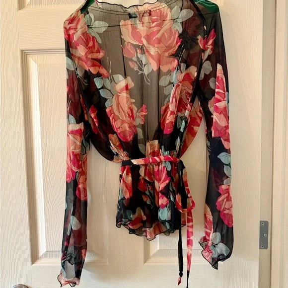 ❤️💗🌹Betsey Johnson Vintage Y2K 💯 Silk Georgette Wrap Top Size 4🌹💗❤️ - Picture 2 of 6